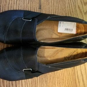 Clarks shoes size 7.5. Wide. NWT